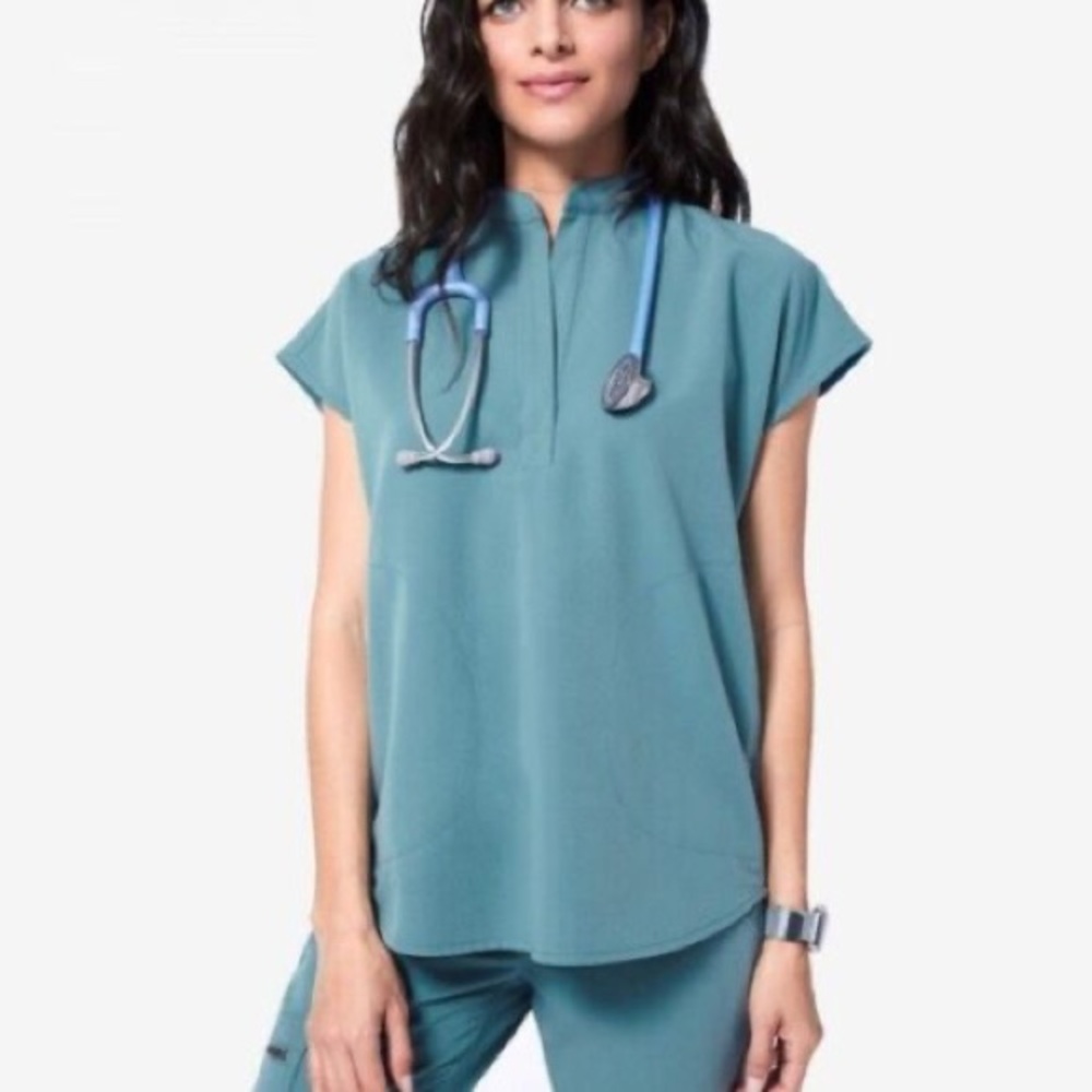 FIGS Hydrogreen Rafaela Medium Scrub Top NWT